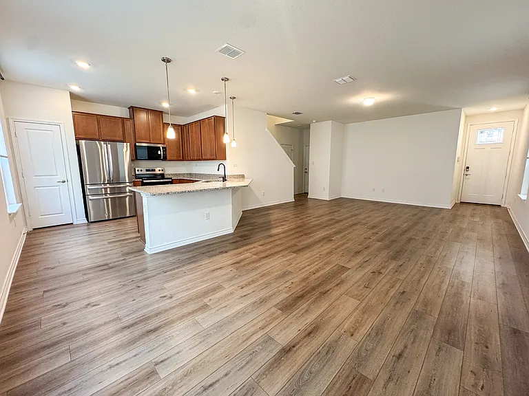 14839 Vance Jackson Rd #1005 — Photo 2