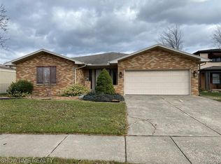 46352 Apple Ln, Macomb, MI 48044
