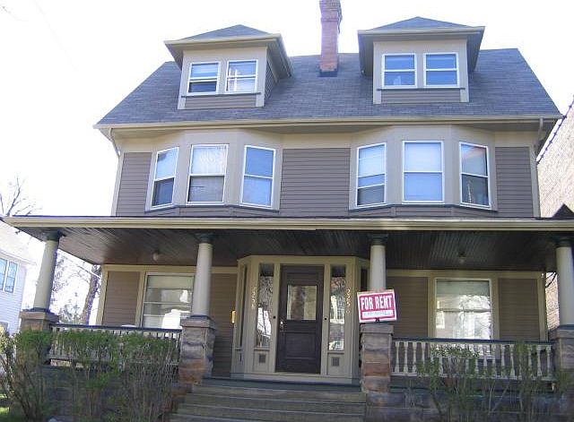 1st image of 2588 Grandview Ave