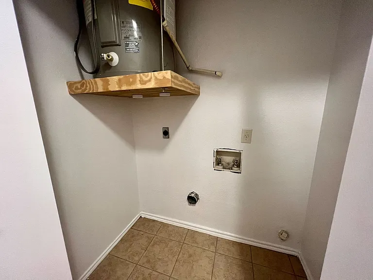 810 Station St — Photo 11