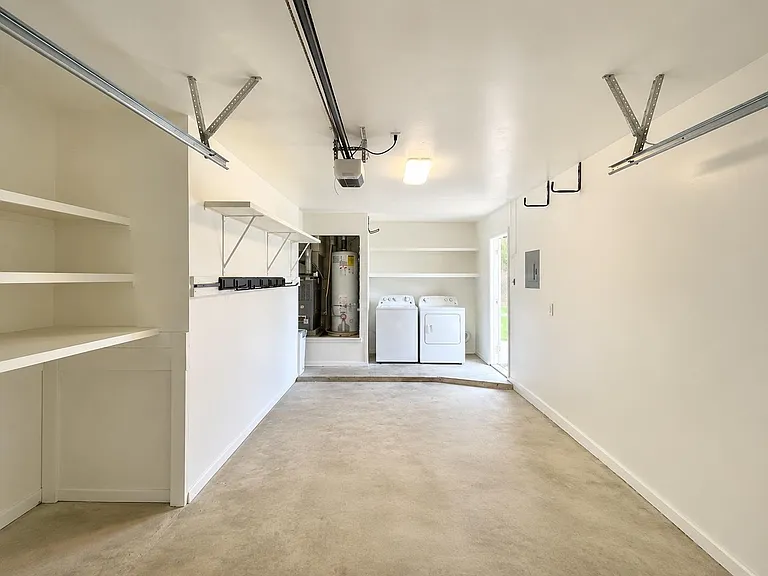 11908 Sunhillow Bnd #B — Photo 16