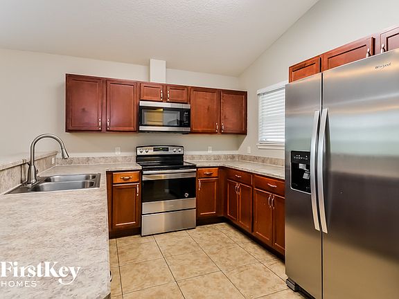 5th image of 918 Avery St