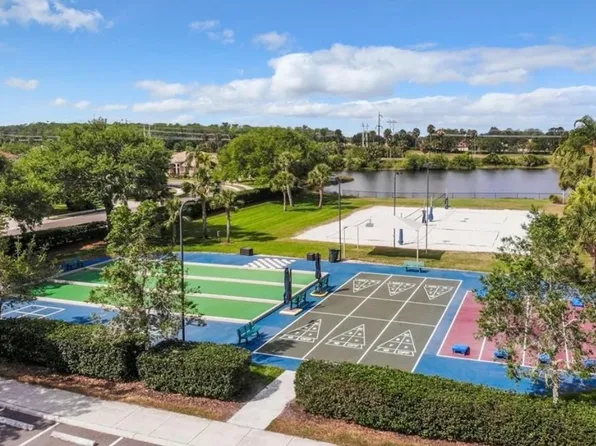 819 Fairwaycove Ln, Bradenton, FL