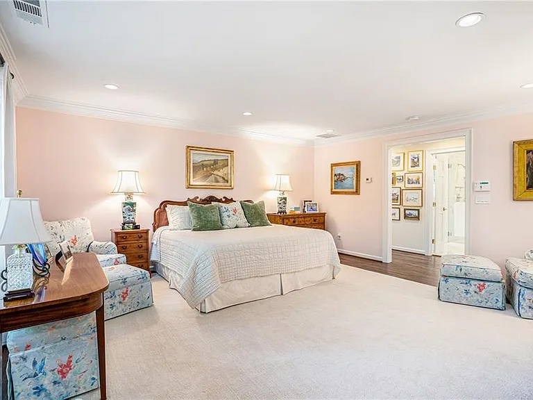 575 Peachtree Battle Ave NW — Photo 12