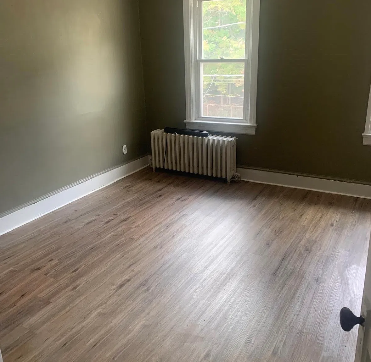 3 bed, $1,300 — Photo 3