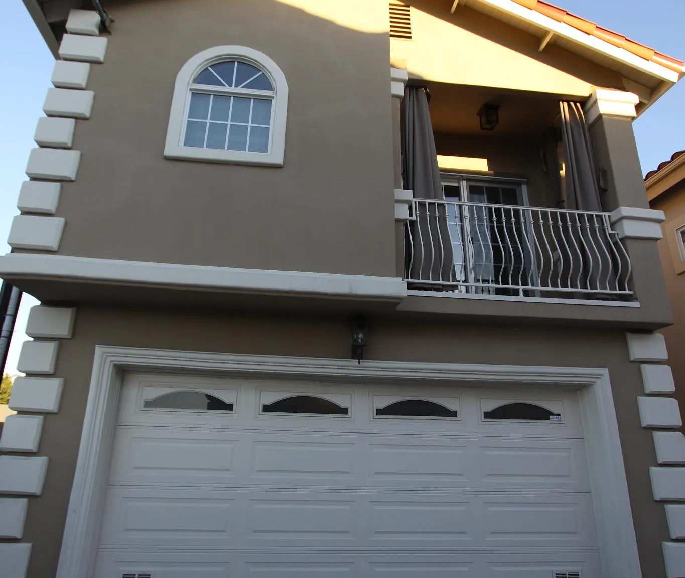 3 bed, 2.5 bath, 2127 sqft, $4,800 — Photo 1