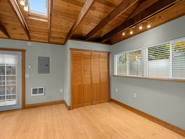 2612B SW Moss St — Photo 3