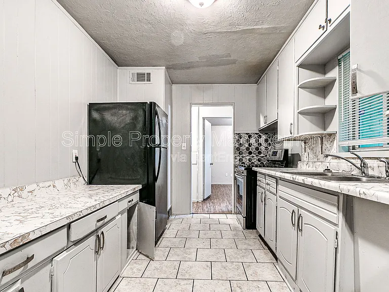 4301 N Terry Ave — Photo 6