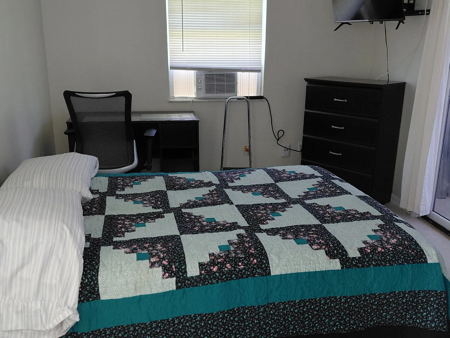4 bed, 1861 sqft, $1,200 — Photo 3