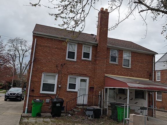 2nd image of 25270 Lake Shore Blvd