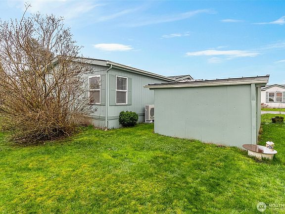 3rd image of 2350 Douglas Road #17