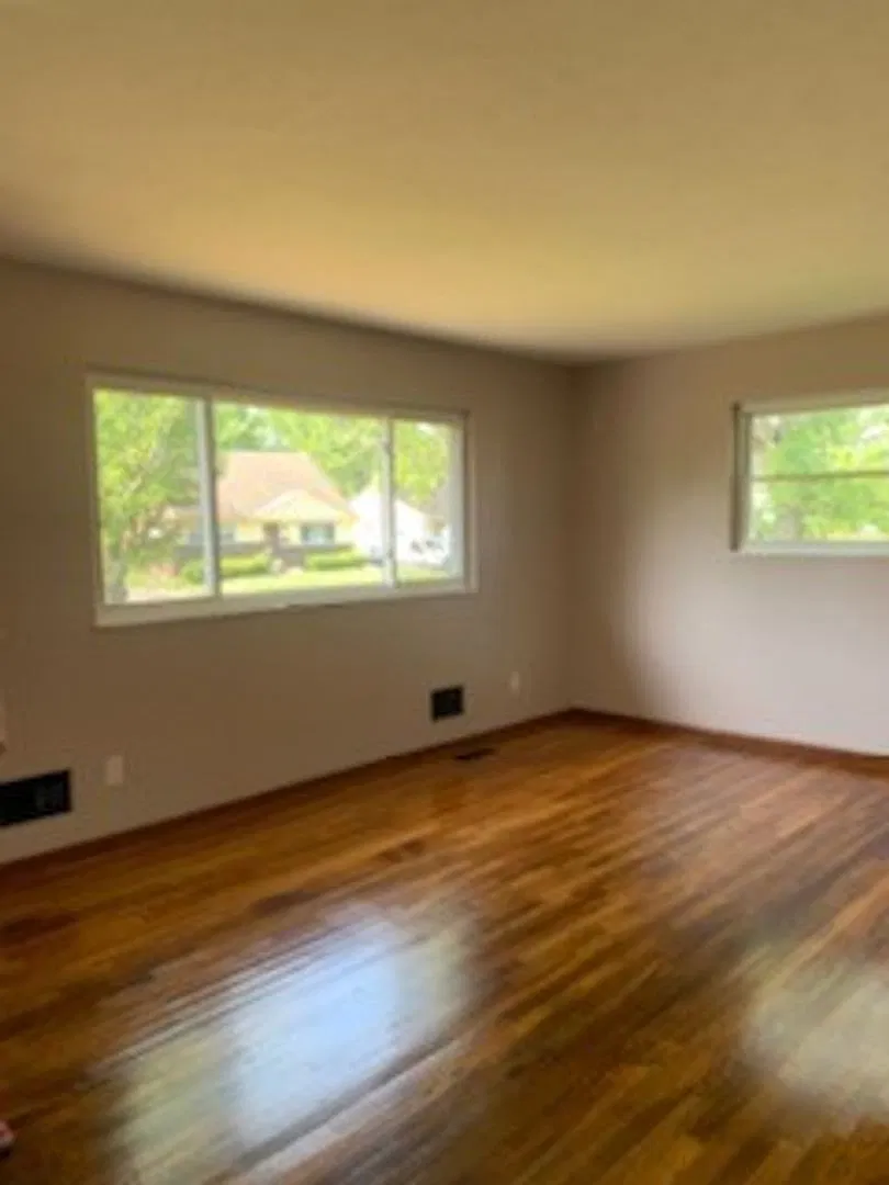 Beautifully Updated 4BR/2BA Cape Cod with Hardwood Floors with Full Basement — Photo 3