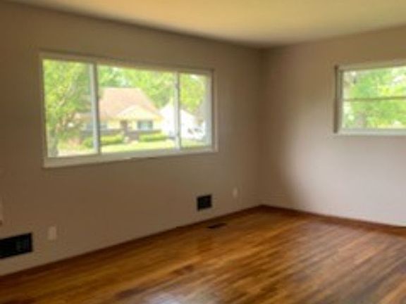 3rd image of 3354 Roswell Dr