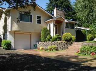15942 Lake Hills Blvd, Bellevue, WA 98008