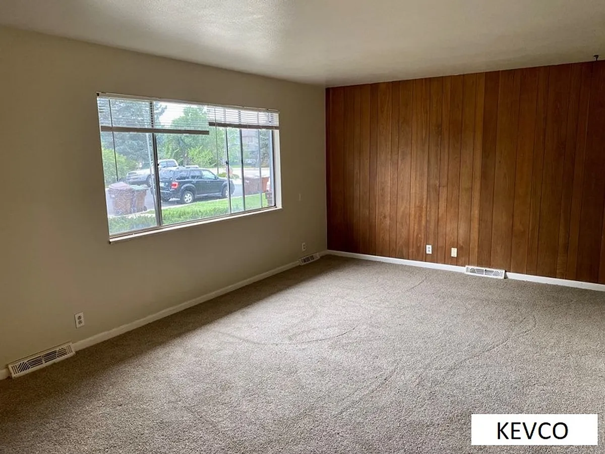Building Photo - 1505 Skyline Dr