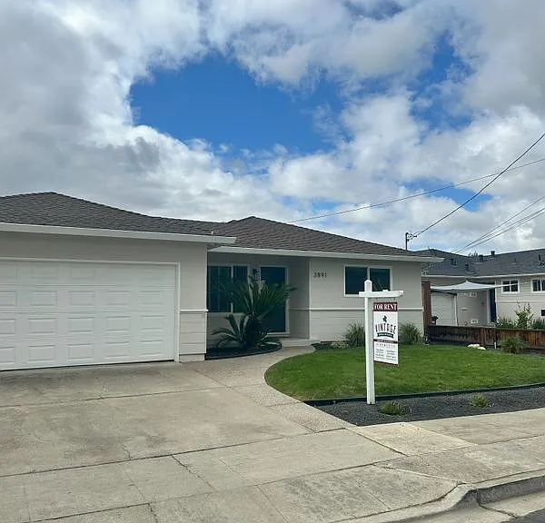 3891 Mills Way — Photo 1