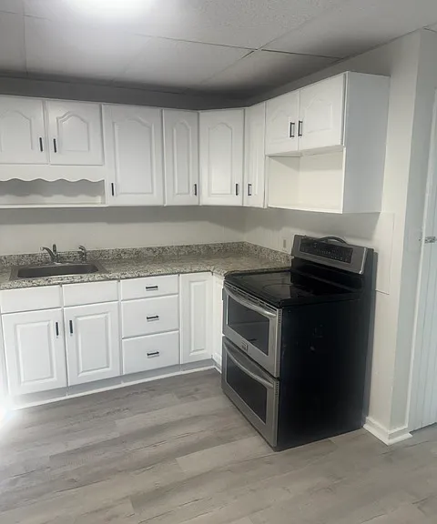 305 N Franklin St — Photo 17