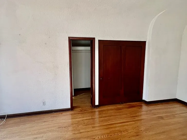 367 N Orange Grove Ave — Photo 8