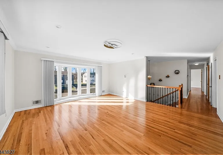 895 Patton St — Photo 3