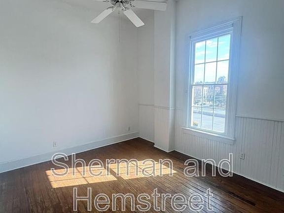 3rd image of 1030 Broad St E #1030E