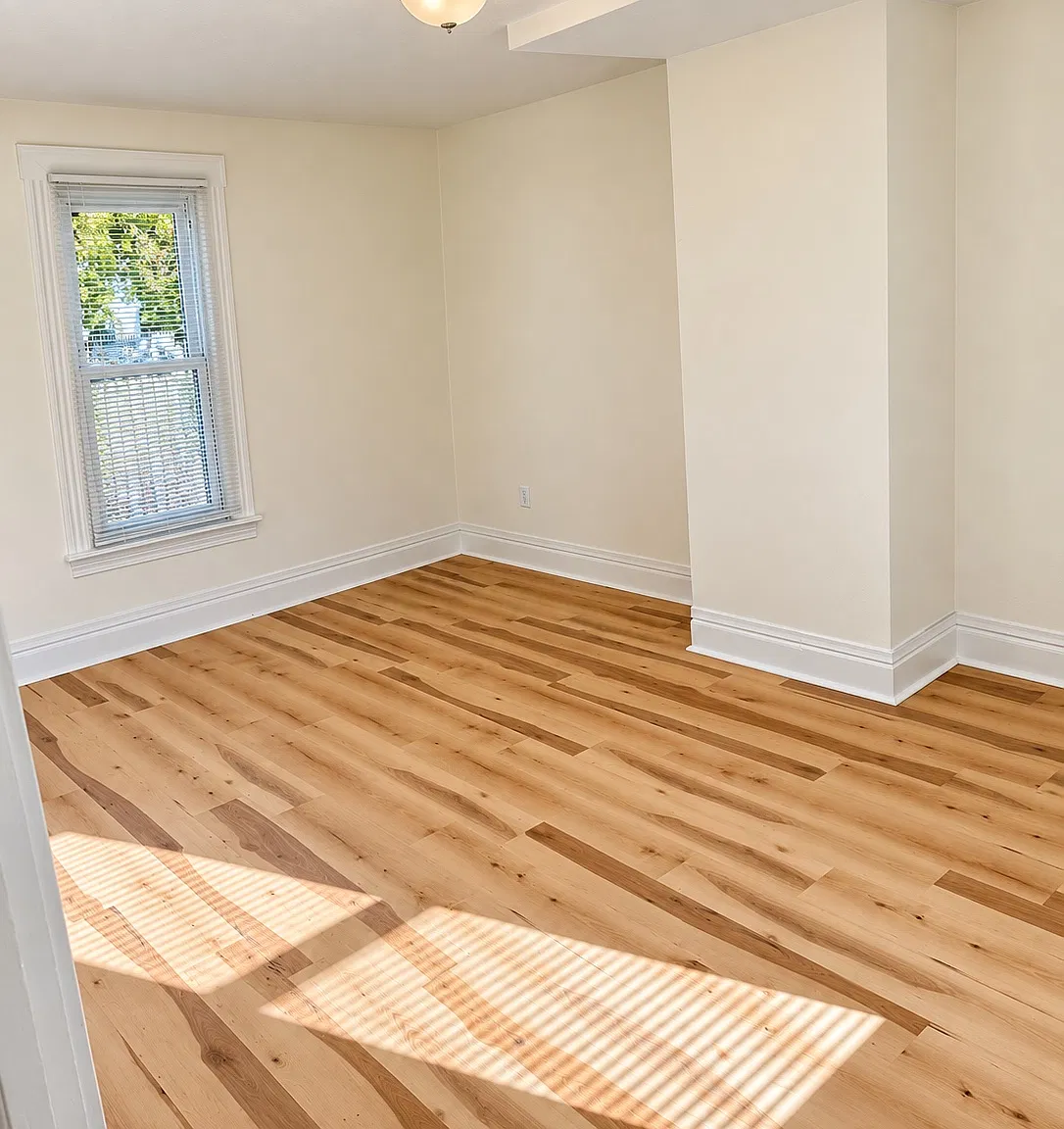 2 bed, 1250 sqft, $1,300 — Photo 4