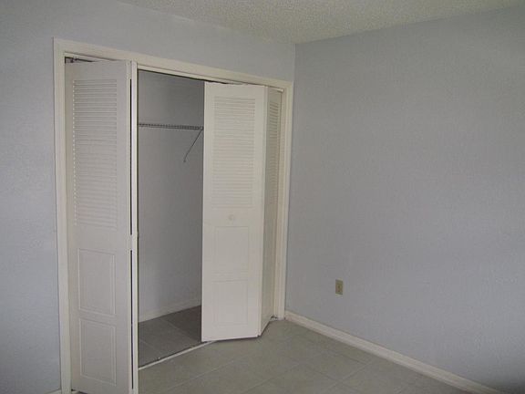 4th image of 2327 Crystal Park N