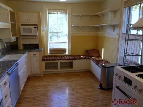 511 Saint Paul St, Saint Peter, MN 56082