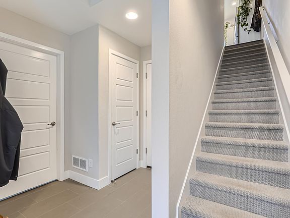 5th image of 4225 Yarrow St