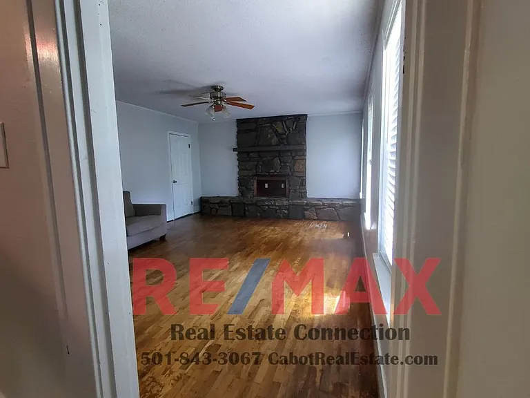 1701 S Pine St — Photo 4