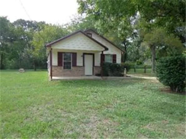 1131 W Front St, Sealy, TX 77474