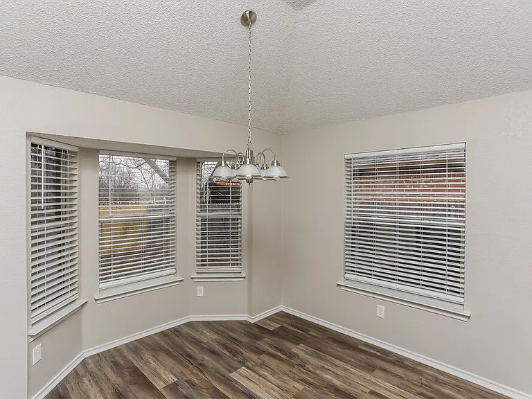 1512 Fern Dr — Photo 4
