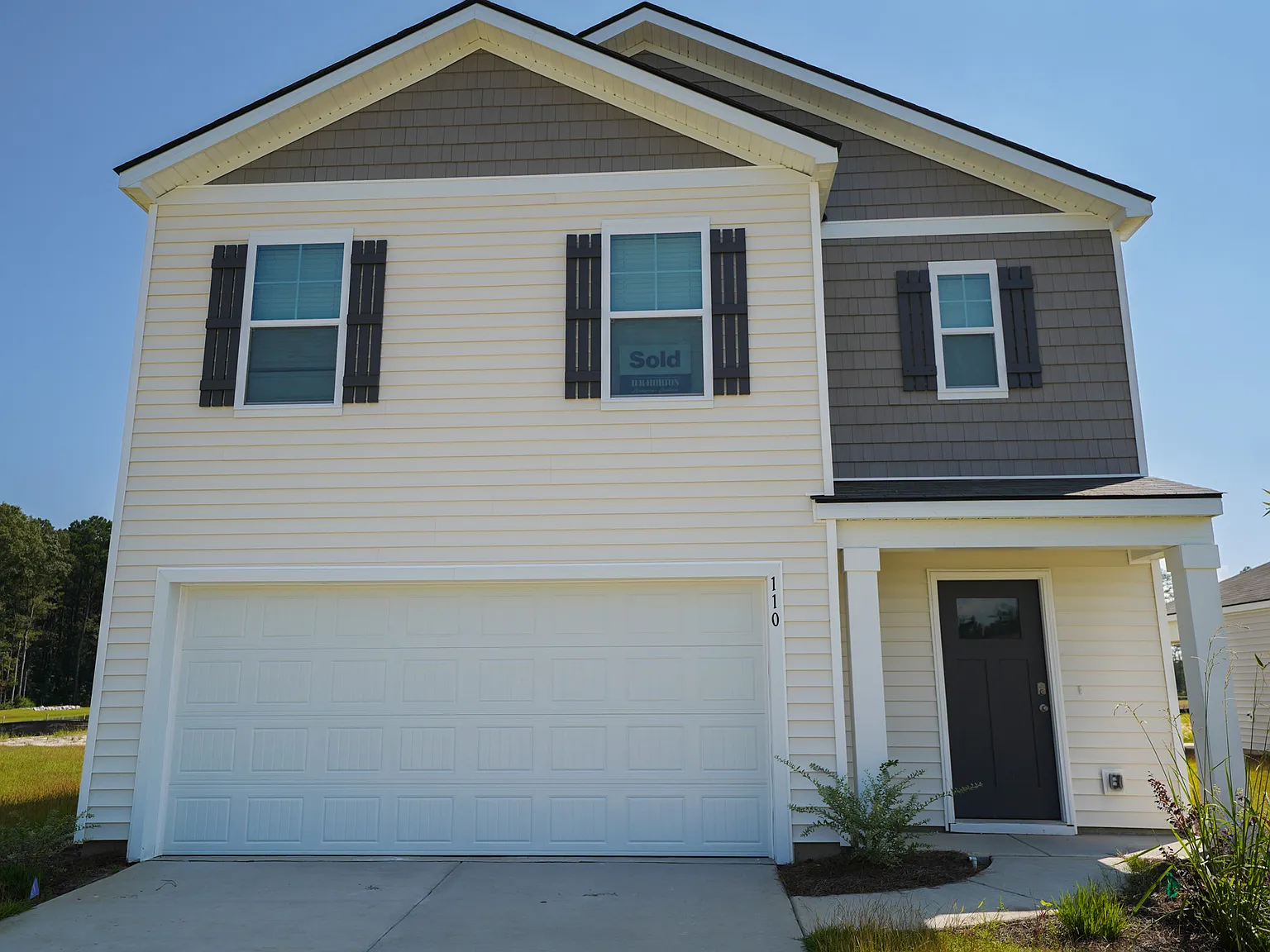 5 bed, 2361 sqft, $2,150 — Photo 2