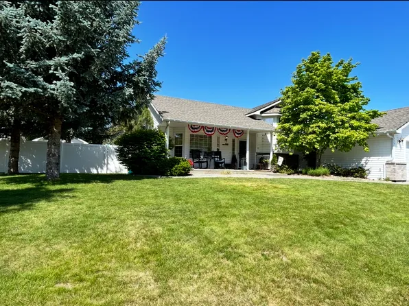 5561 N Sapling St, Coeur D Alene, ID 83815