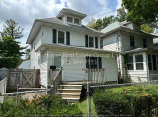 206 S Fairview Ave, Lansing, MI 48912