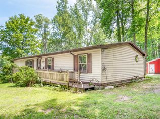 7746 N Manitonka Dr, Weidman, MI 48893