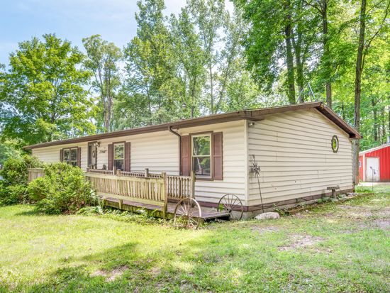 7746 N Manitonka Dr, Weidman, MI 48893