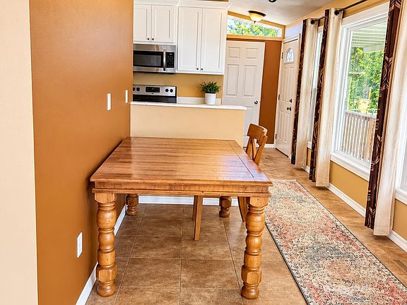 5th image of 1812 2nd Ave NW