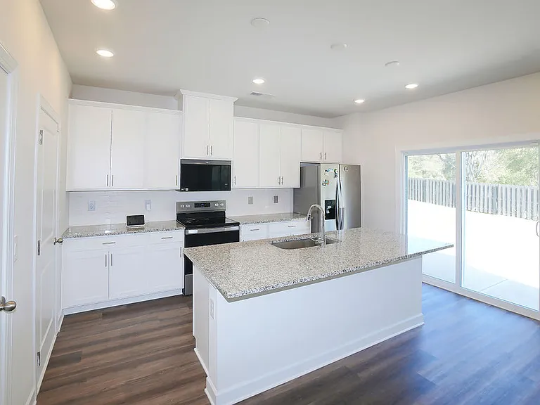 221 Alden Ct — Photo 11