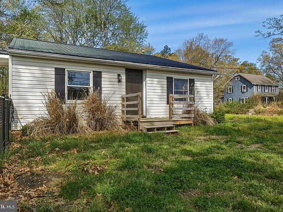 3rd image of 22175 Bayside Rd