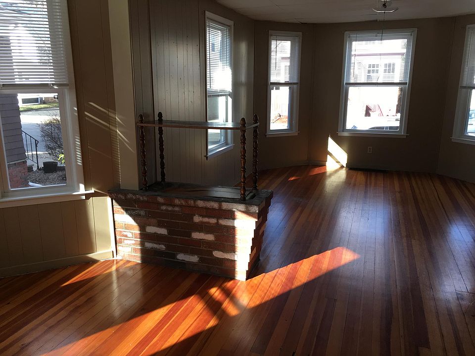 1st image of 46 Herschel St #1