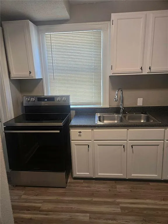 3 bed, 1104 sqft, $1,300 — Photo 3