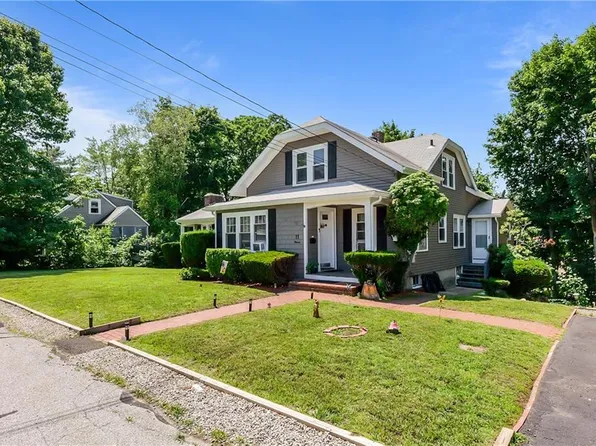 11 Crossland Rd, West Warwick, RI 02893