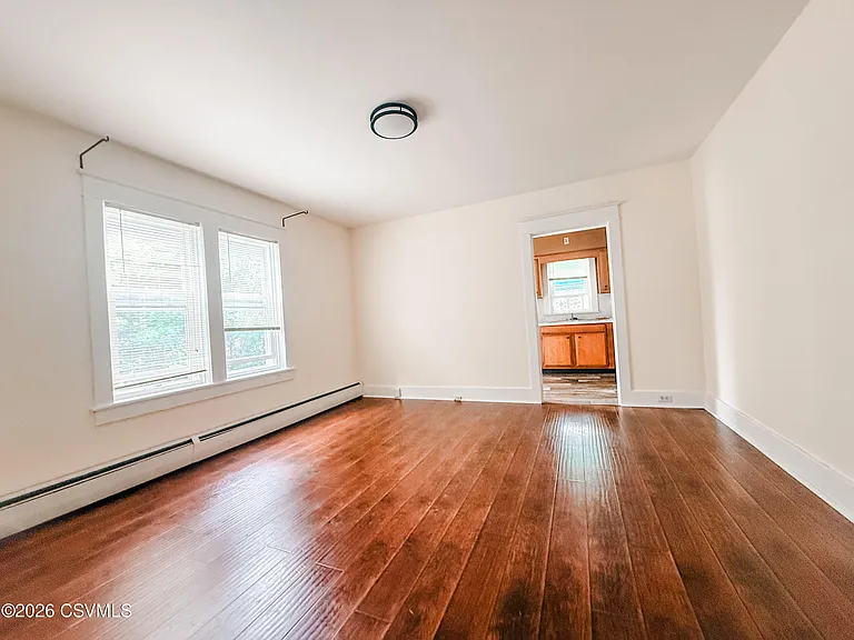 402 N Orange St — Photo 5