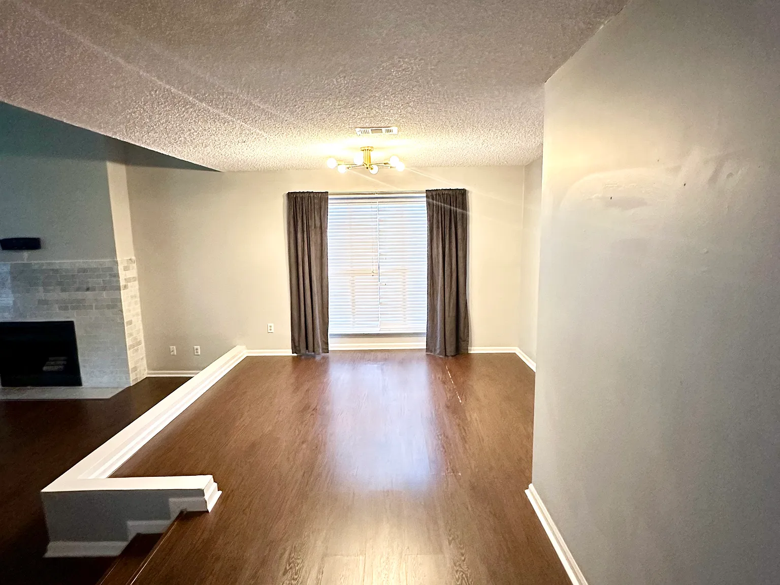 3 bed, 2.5 bath, 1630 sqft, $1,900 — Photo 3