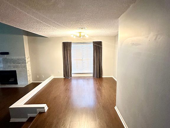 3rd image of 1307 Wood Hill Pl