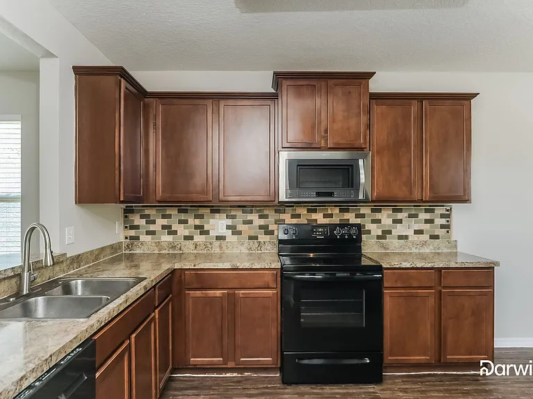 1580 Tamarind Rd — Photo 3