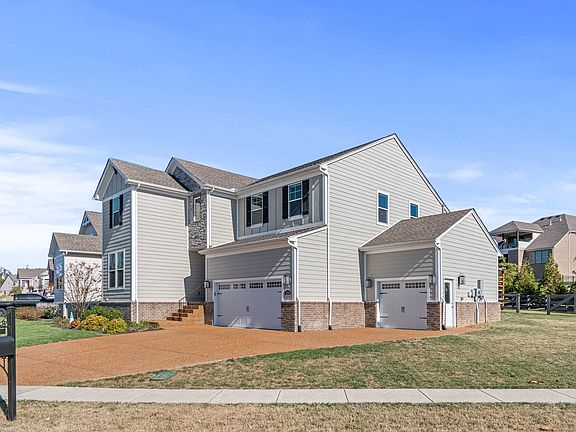 3rd image of 1108 McClellan Ln