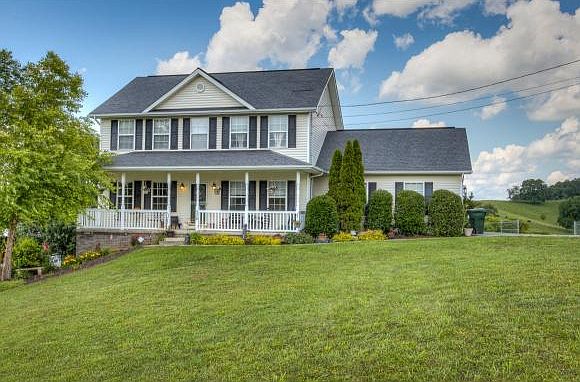 1st image of 420 Heritage Ln