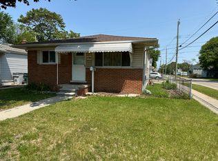1041 E Bernhard Ave, Hazel Park, MI