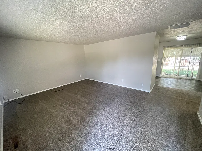 1539 Pratt St — Photo 2
